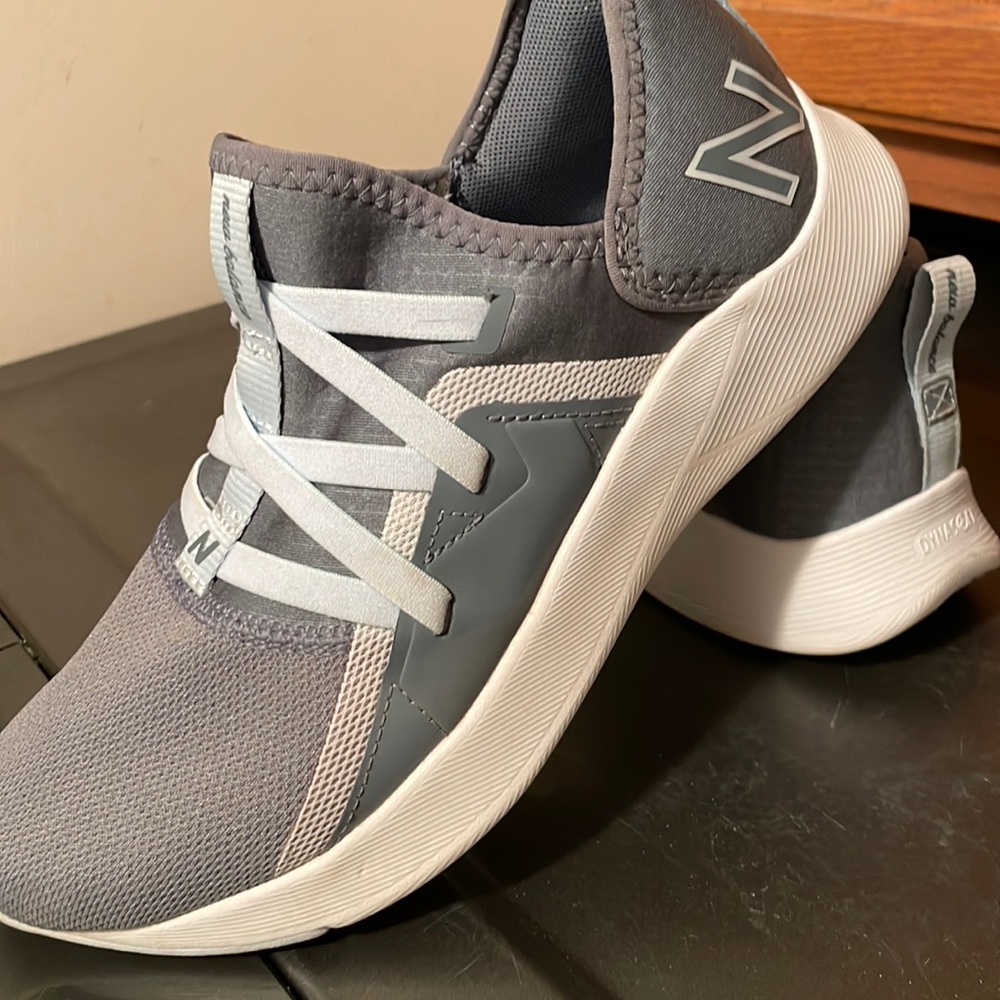 New Balance Women's Beaya Slip Medium/Wide Training Shoe